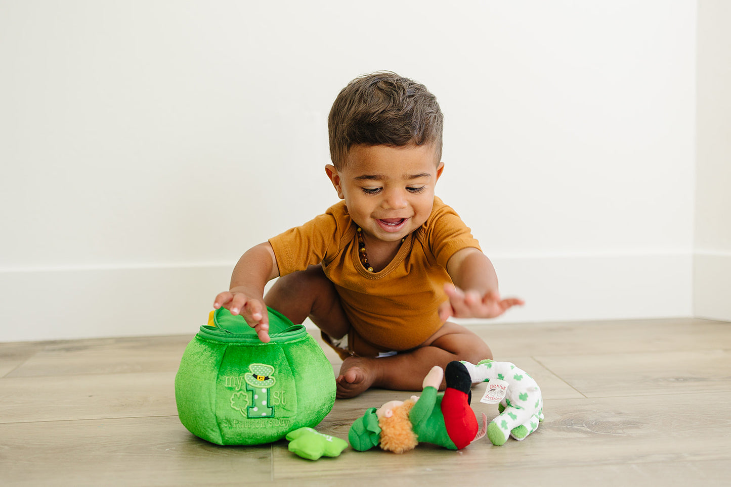 St. Patrick's Day Lucky Pot o' Gold Playset & Keepsake Gift